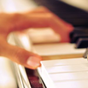 姉弟だから…擦るまでだよ
